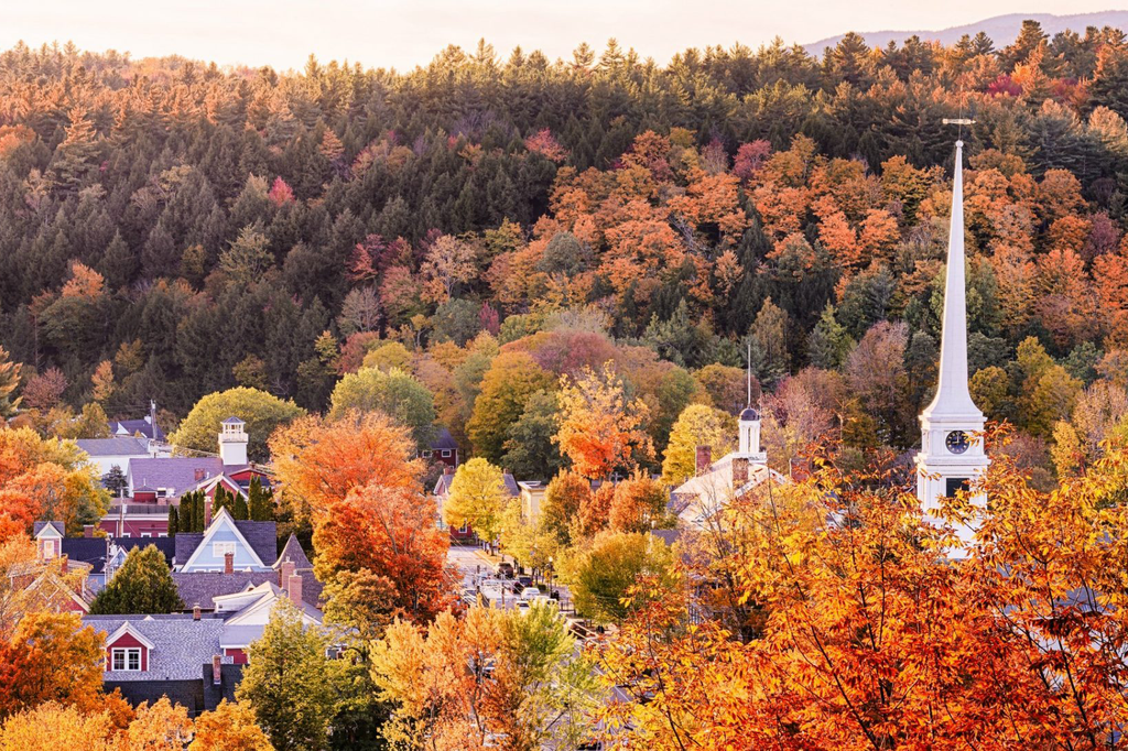 THE BEST SMALL TOWNS FOR A FALL ESCAPE